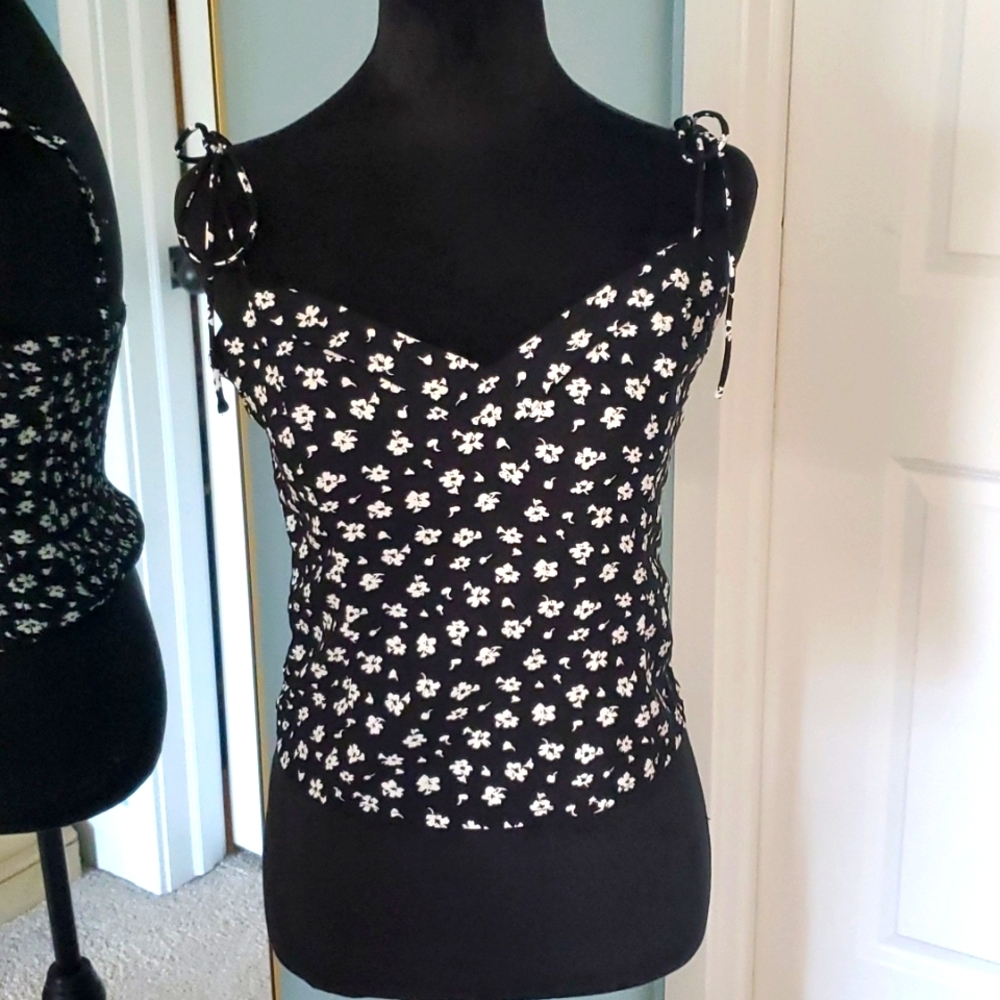 Mi Ami top S black white floral